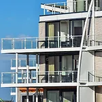 Apartment 6 Person In