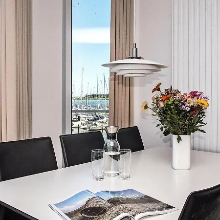 Two-bedroom In 25 *