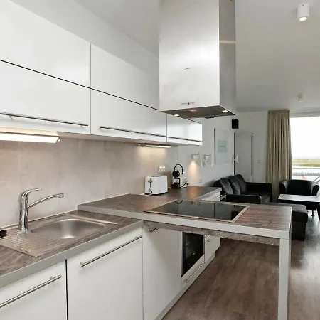 6 Person In アパート *