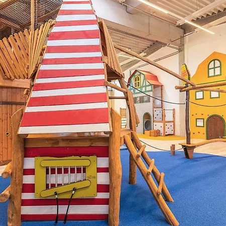 6 Person In アパート *